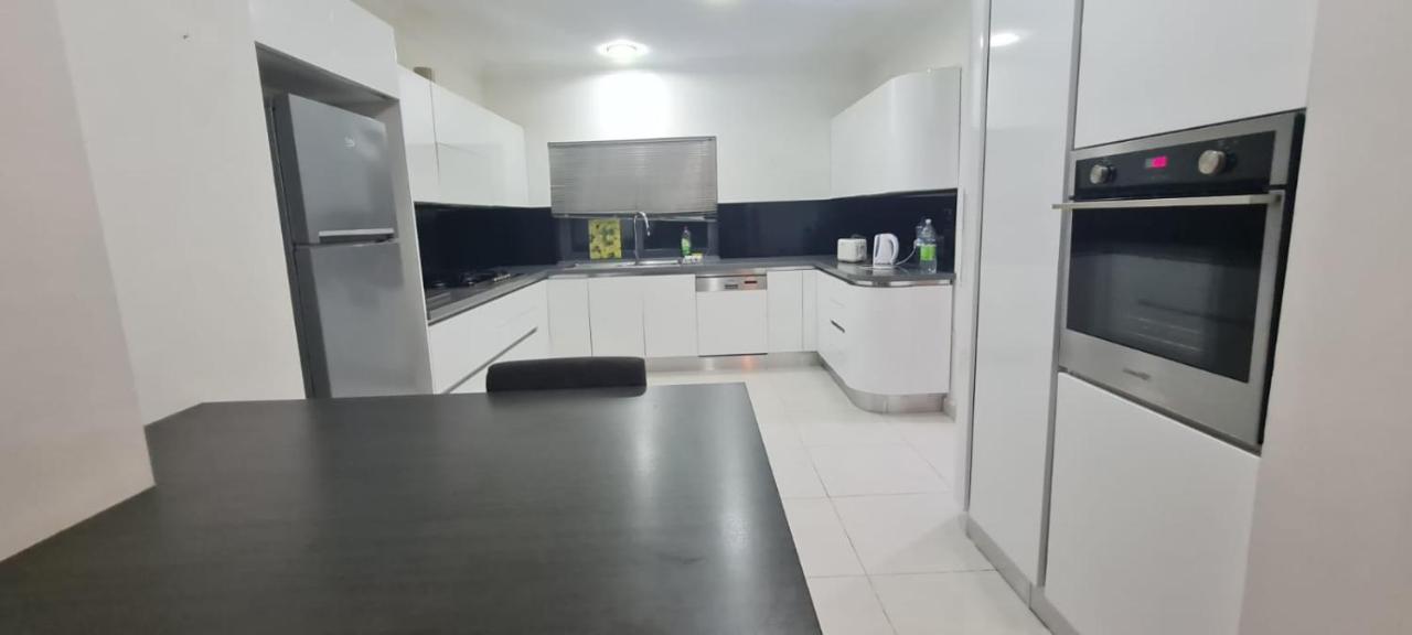 La Casa Cartago Apartment St. Paul's Bay Bagian luar foto